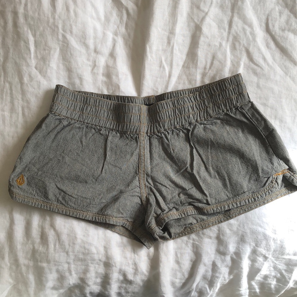 Volcom striped shorts elastic waistband sz small